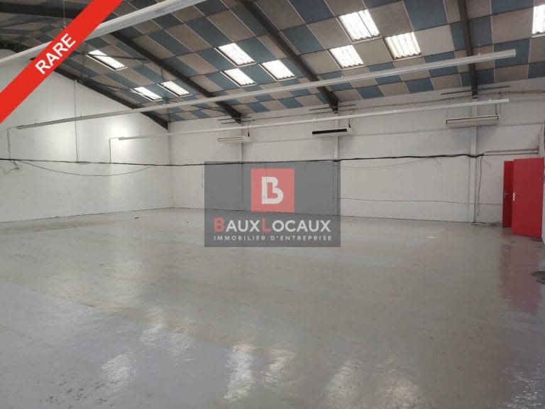 Entrepôt / Logistique & Locaux d’activité à louer à Salon-De-Provence de 300 m²