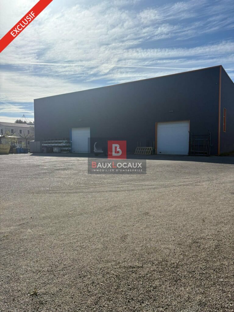 Entrepôt / Logistique & Locaux d'activité à vendre à Carpentras de 1600 m²