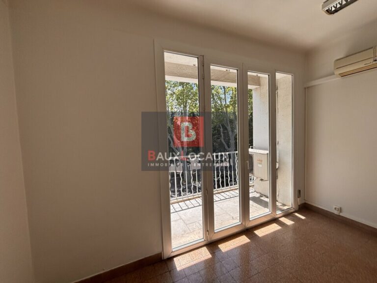 Bureaux à vendre à Avignon de 65 m²