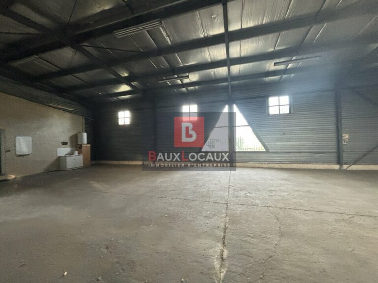 Entrepôt / Logistique & Locaux d'activité à louer à Orange de 524 m²