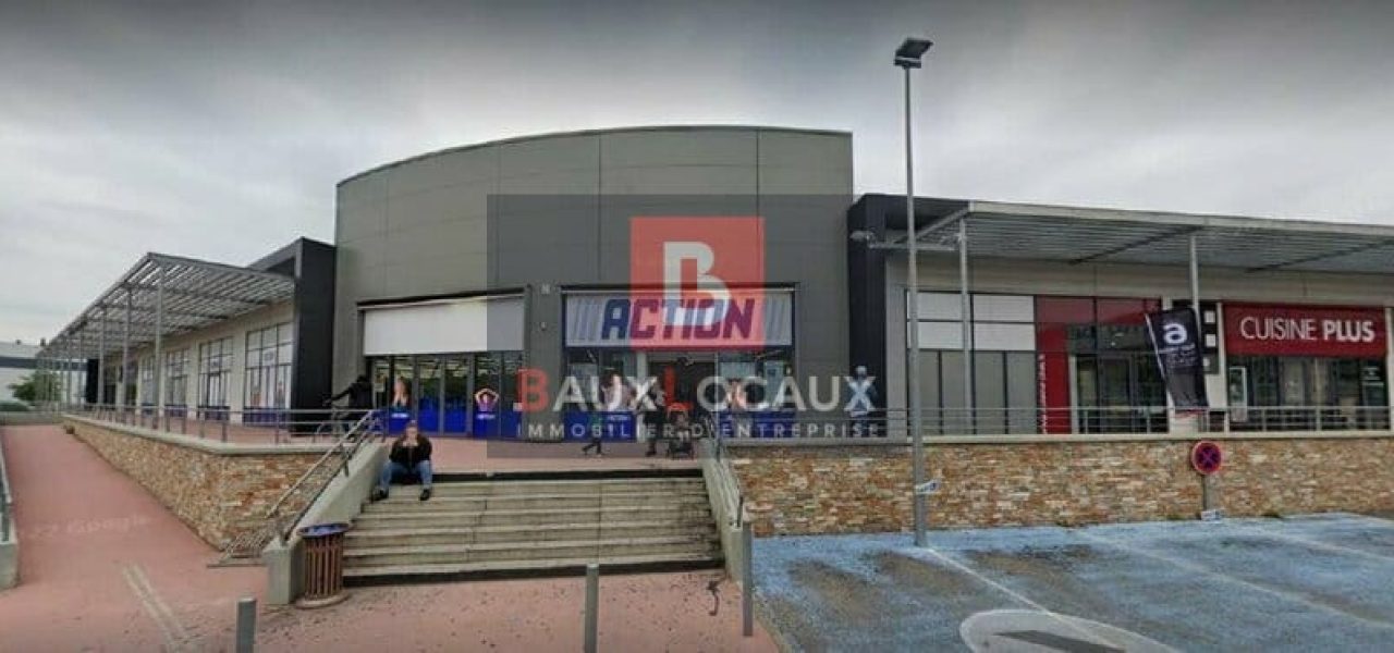 Locaux commerciaux à louer à Nimes de 496 m² — photo 2