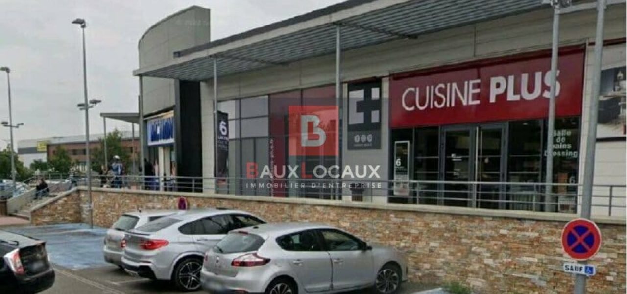 Locaux commerciaux à louer à Nimes de 496 m² — photo 3