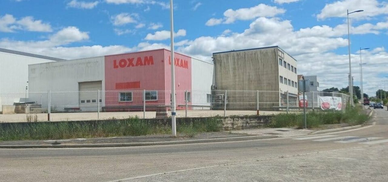 Locaux commerciaux à louer à Ales de 900 m²