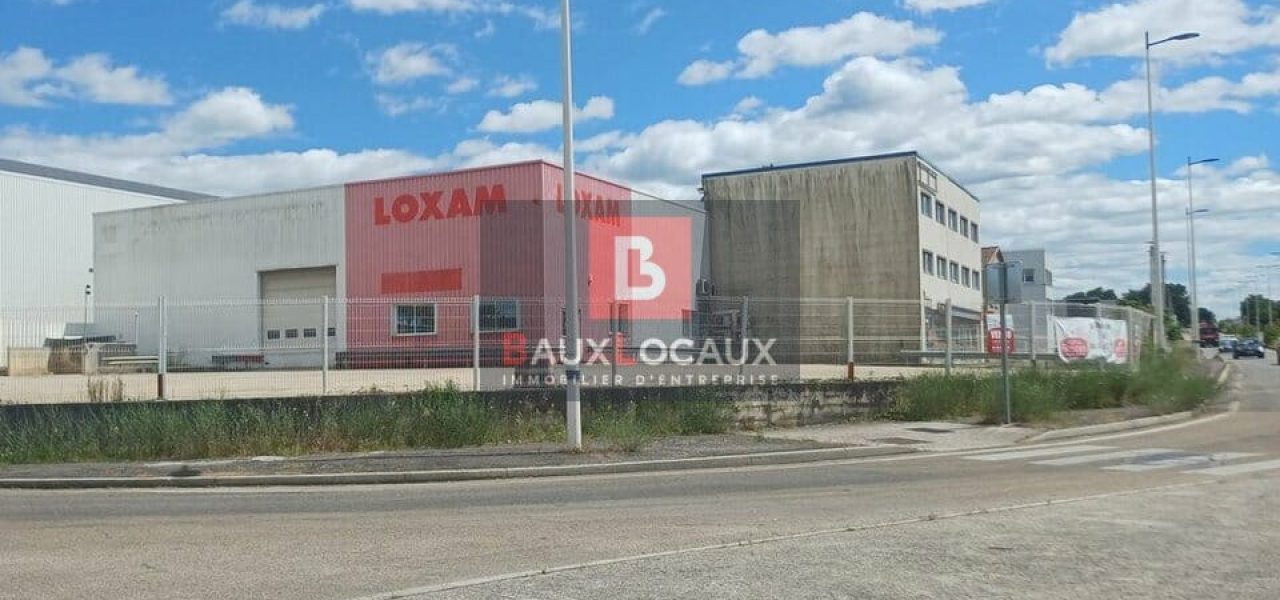 Locaux commerciaux à louer à Ales de 900 m²