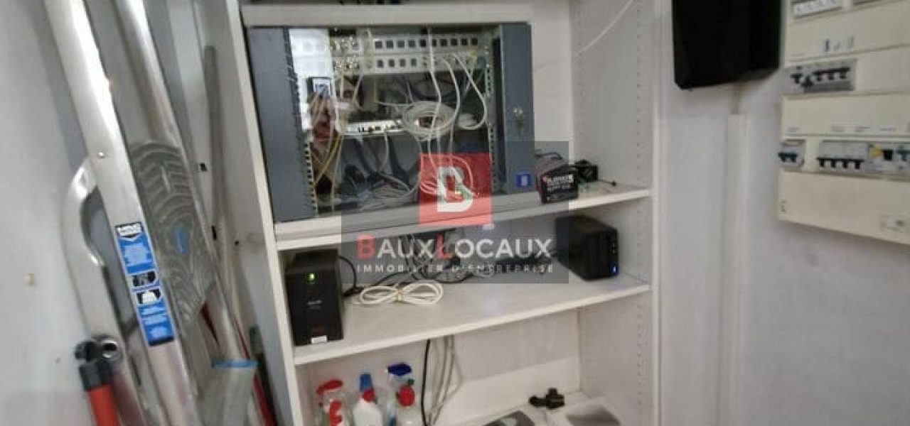 MIXTE ACTIVITES-BUREAUX à LOUER — photo 9