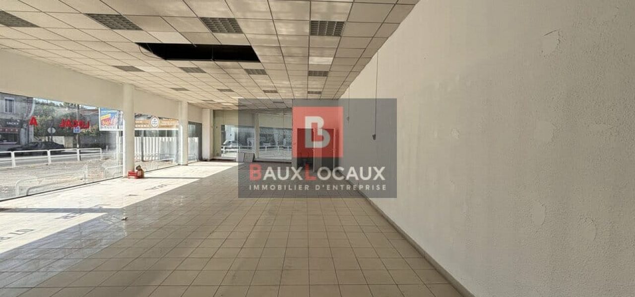 Locaux commerciaux à louer à Avignon de 1050 m²