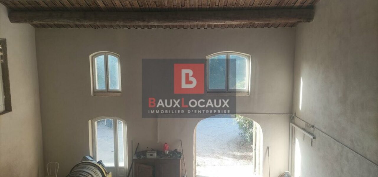 Entrepôt / Logistique & Locaux d'activité à louer à Salon De Provence de 130 m²