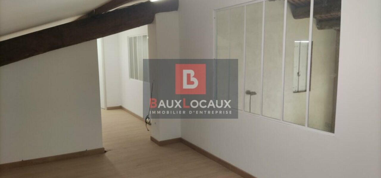Entrepôt / Logistique & Locaux d'activité à louer à Salon De Provence de 130 m² — photo 3