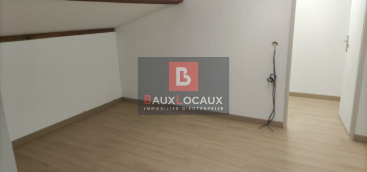 Entrepôt / Logistique & Locaux d'activité à louer à Salon De Provence de 130 m² — photo 4