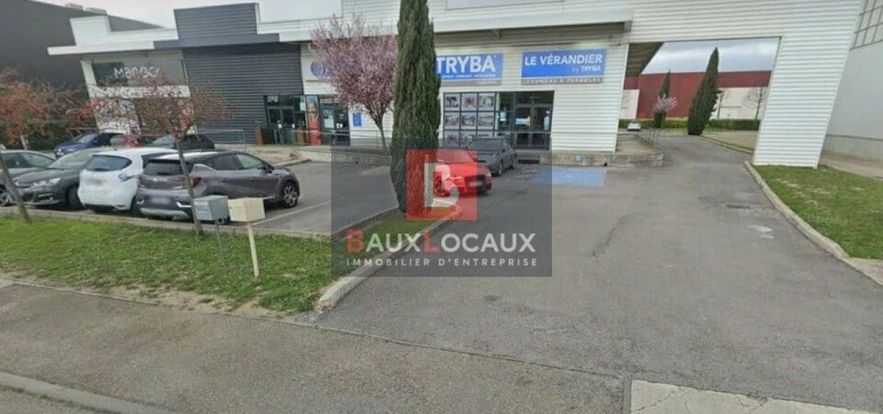 Locaux commerciaux à louer à Nîmes de 310 m²