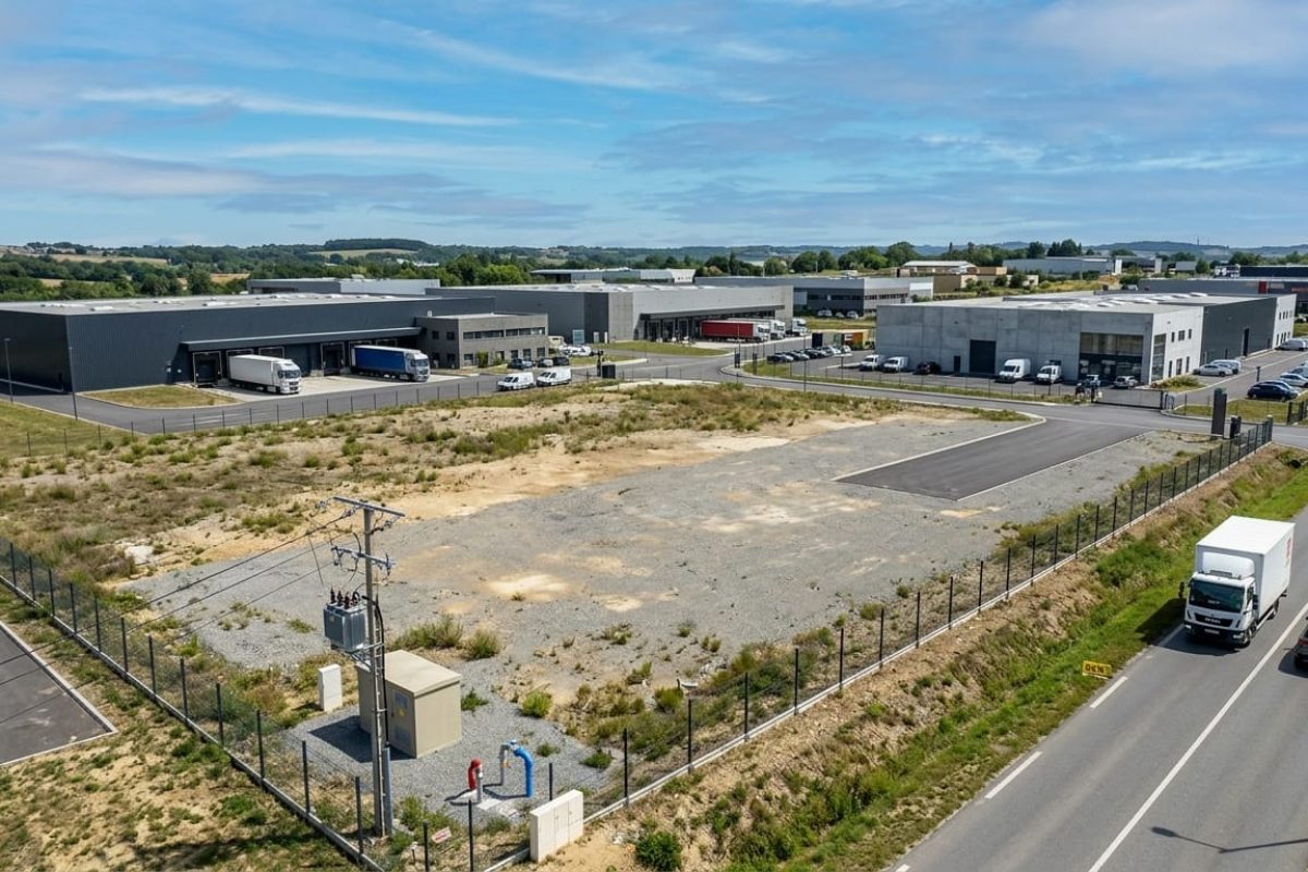 Featured-Image-Gemini-Terrain-a-vendre-zone-industrielle-a-Roussillon